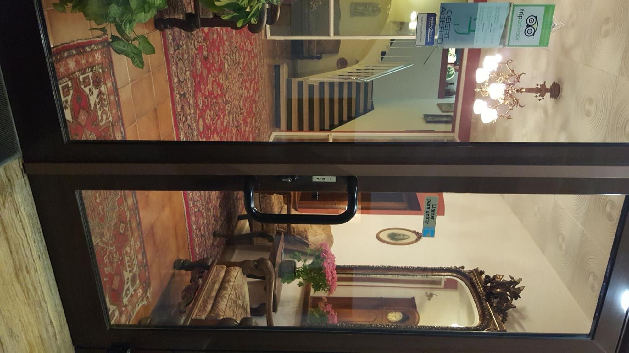 Hostal Residencia Catalina Palamos Ngoại thất bức ảnh