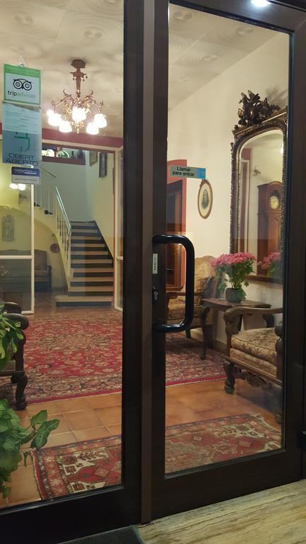 Hostal Residencia Catalina Palamos Ngoại thất bức ảnh