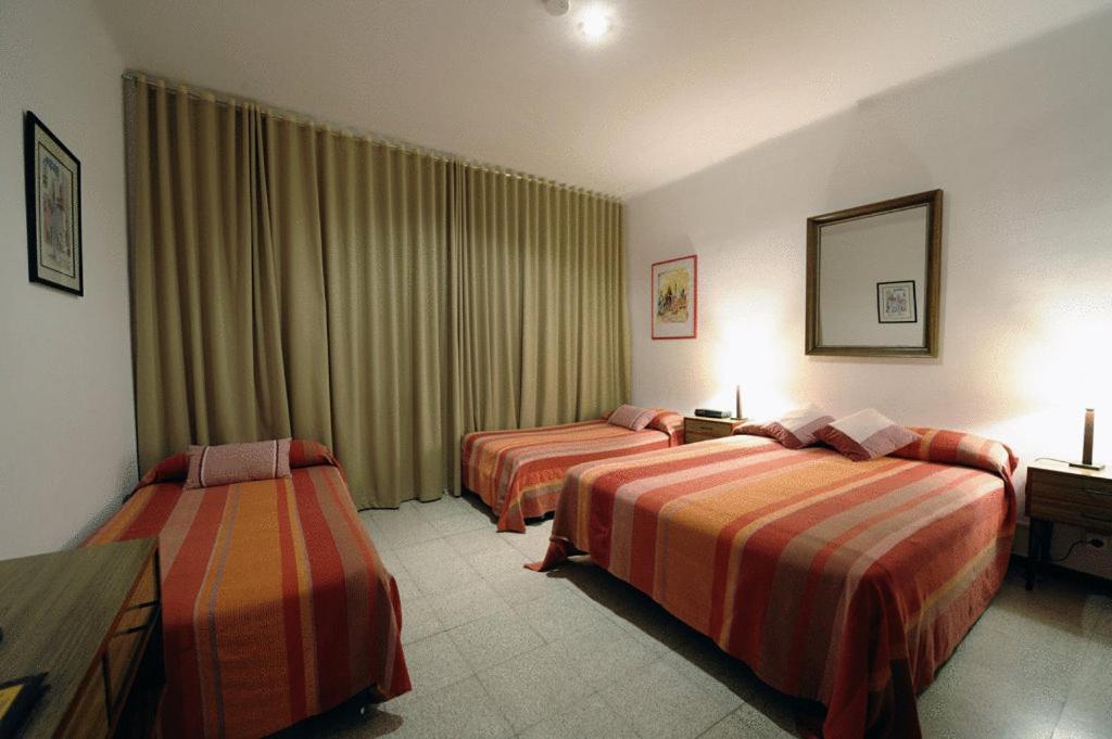 Hostal Residencia Catalina Palamos Ngoại thất bức ảnh