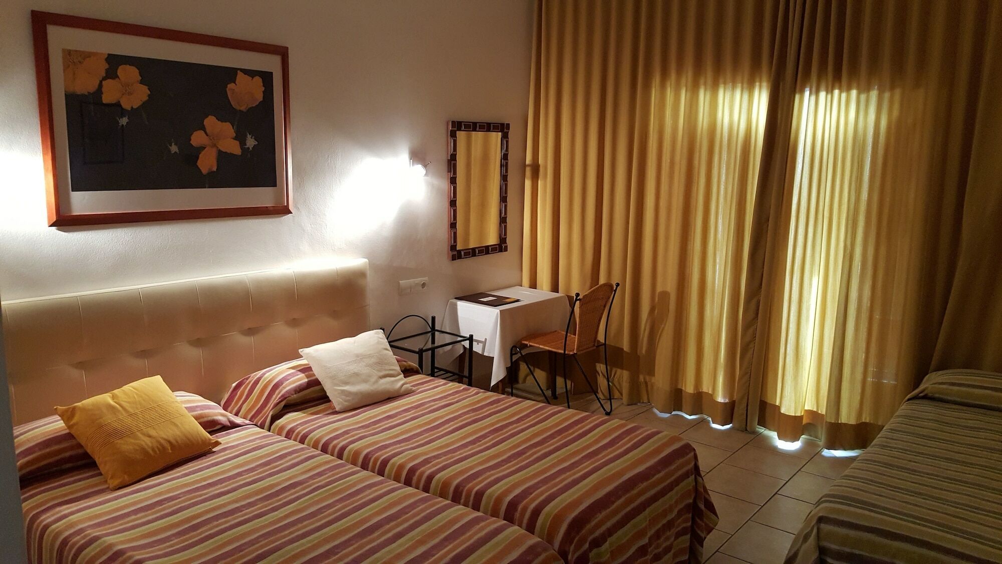 Hostal Residencia Catalina Palamos Ngoại thất bức ảnh