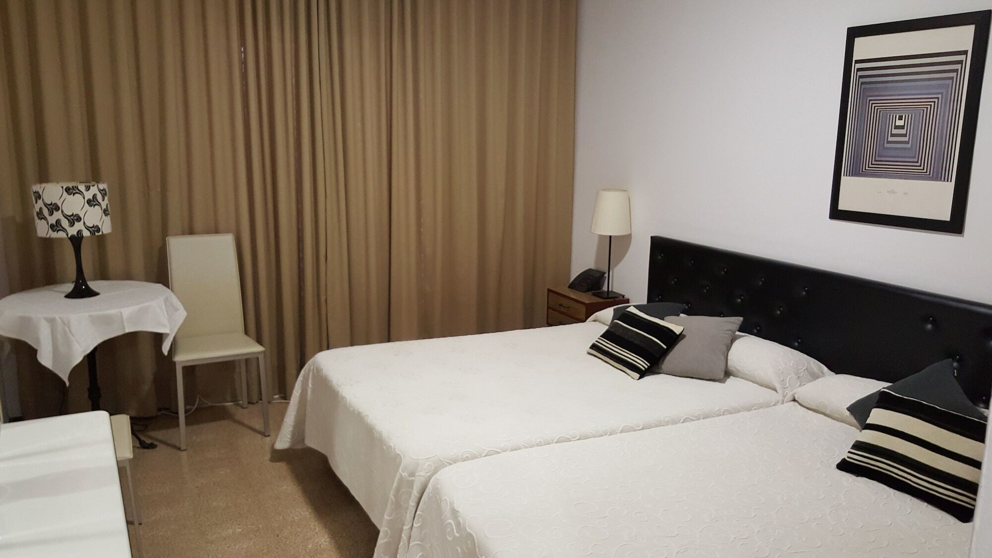 Hostal Residencia Catalina Palamos Ngoại thất bức ảnh