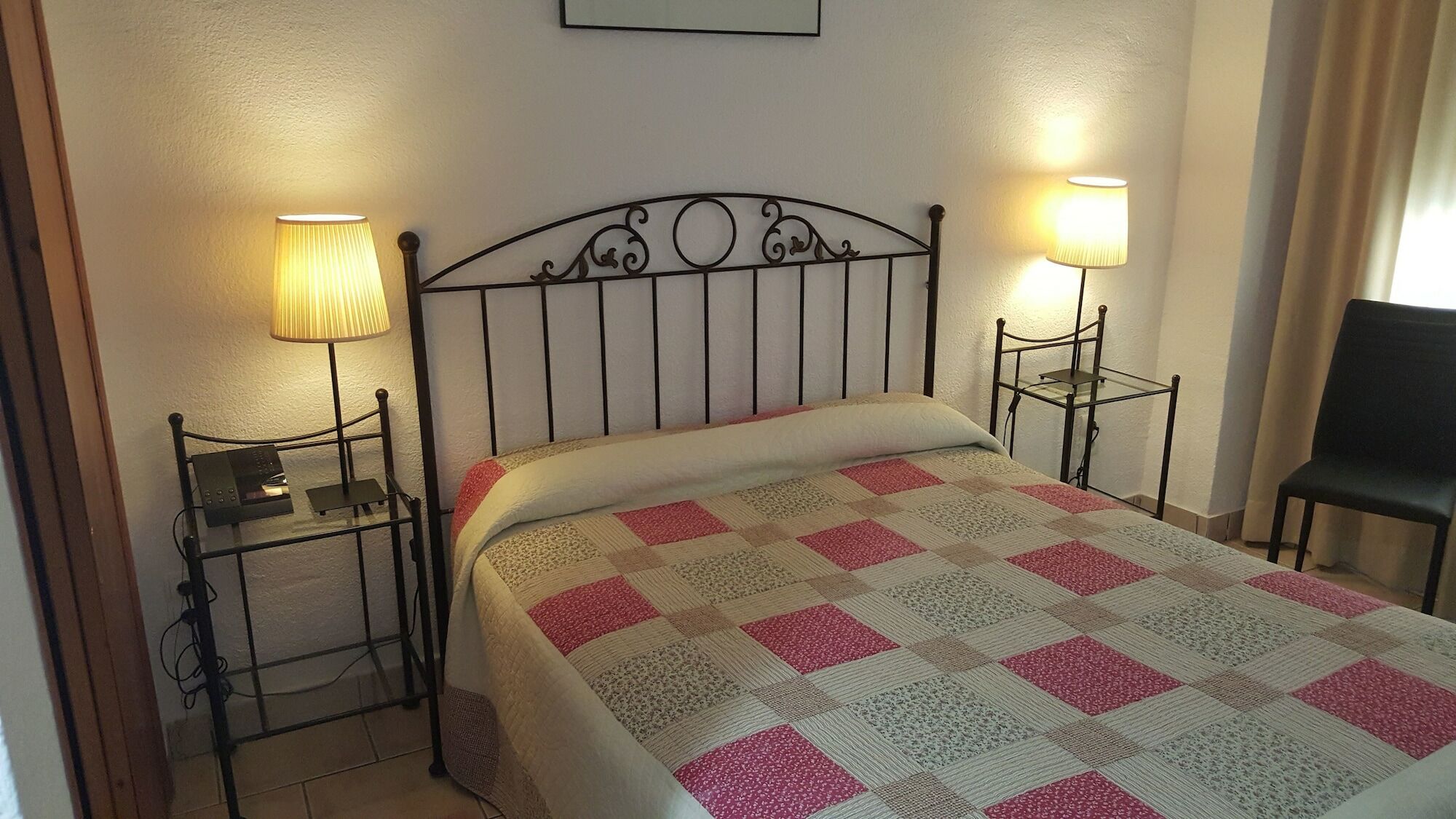 Hostal Residencia Catalina Palamos Ngoại thất bức ảnh